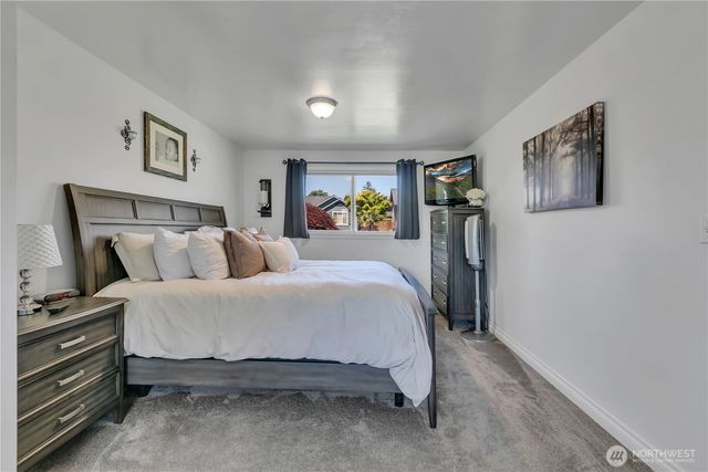 511 S 196th Street, Des Moines, WA 98148