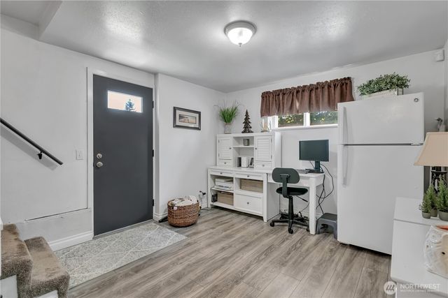 511 S 196th Street, Des Moines, WA 98148