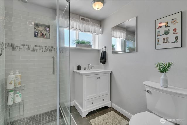 511 S 196th Street, Des Moines, WA 98148