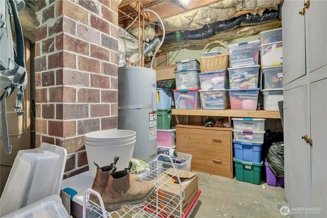511 S 196th Street, Des Moines, WA 98148