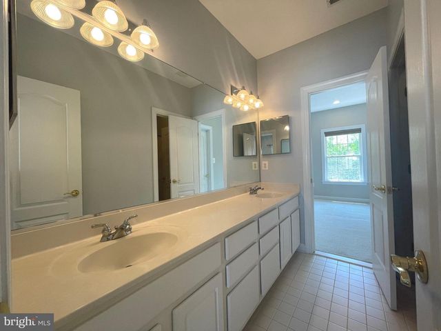 11451 FOGARTY CT, Fairfax, VA 22030
