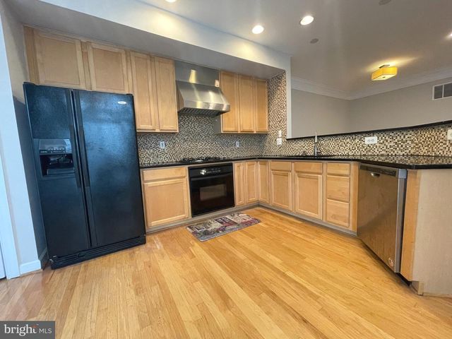 11451 FOGARTY CT, Fairfax, VA 22030