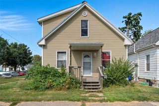 828 8th Avenue SW, Cedar Rapids, IA 52404