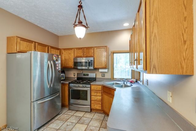 5209 Orchard Lane, North Ridgeville, OH 44039