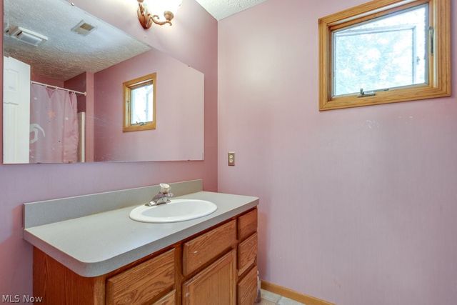 5209 Orchard Lane, North Ridgeville, OH 44039