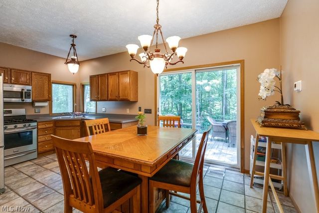 5209 Orchard Lane, North Ridgeville, OH 44039