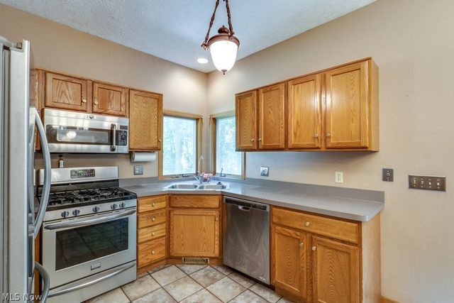 5209 Orchard Lane, North Ridgeville, OH 44039