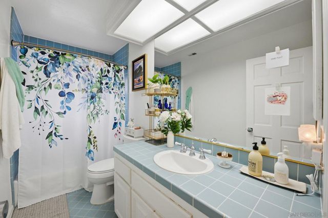 711 Kline A, La Jolla, CA 92037