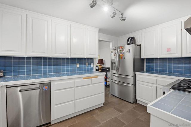 711 Kline A, La Jolla, CA 92037