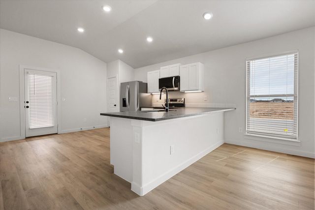 2426 Aberdeen Avenue, Wolfforth, TX 79382