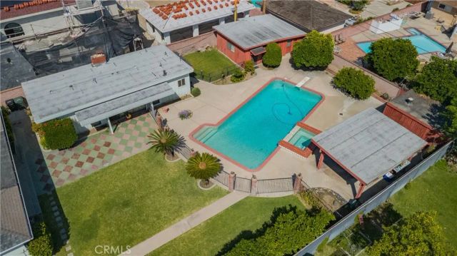 10252 Lesterford, Downey, CA 90241