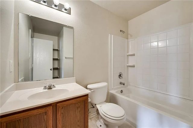 1109 Boxwood Drive, Crowley, TX 76036