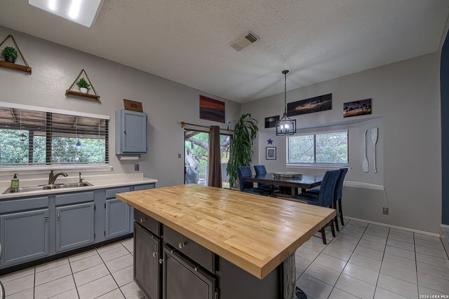 3426 HEATHER BLF, San Antonio, TX 78259