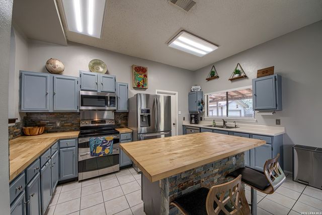 3426 HEATHER BLF, San Antonio, TX 78259