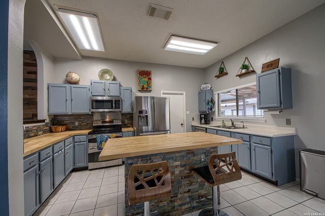 3426 HEATHER BLF, San Antonio, TX 78259