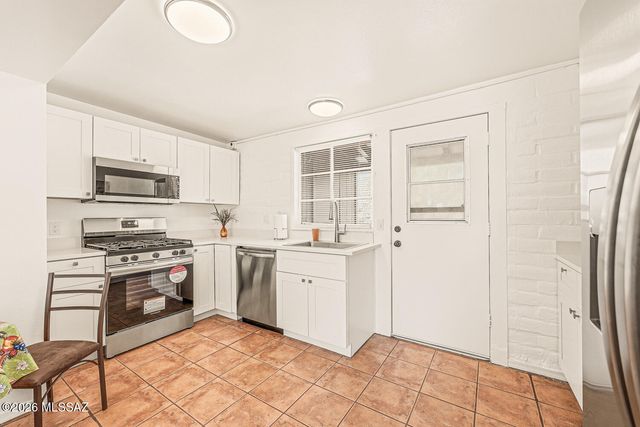 344 S Paseo Pena Apt B, Green Valley, AZ 85614