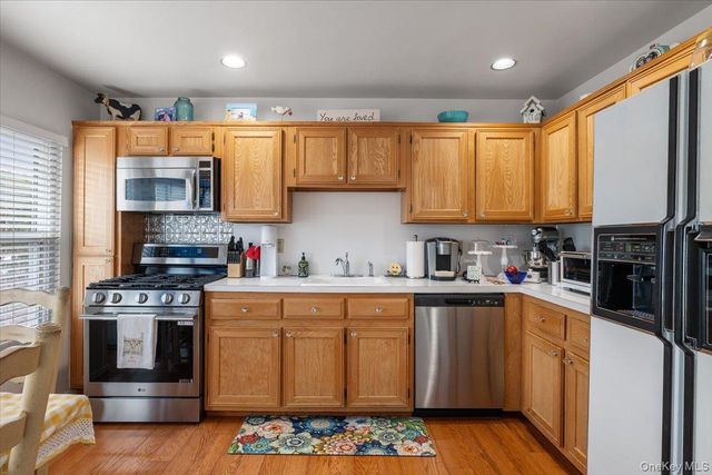 9 Eastern Drive, New Hyde Park, NY 11040