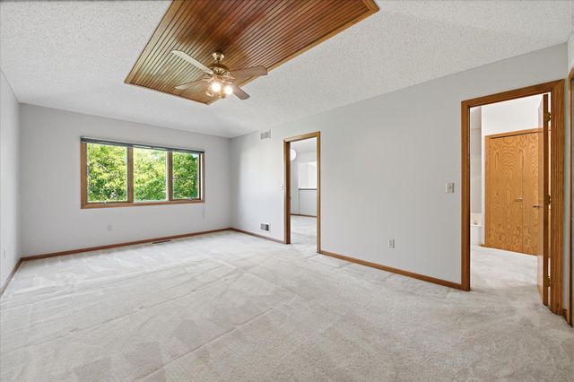 5758 Heather Ridge Drive, Shoreview, MN 55126