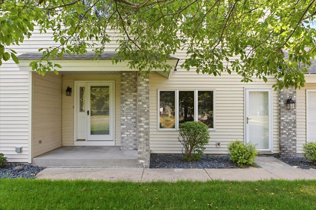 5758 Heather Ridge Drive, Shoreview, MN 55126