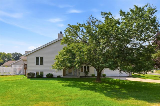 5758 Heather Ridge Drive, Shoreview, MN 55126