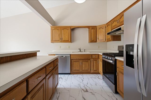 5758 Heather Ridge Drive, Shoreview, MN 55126