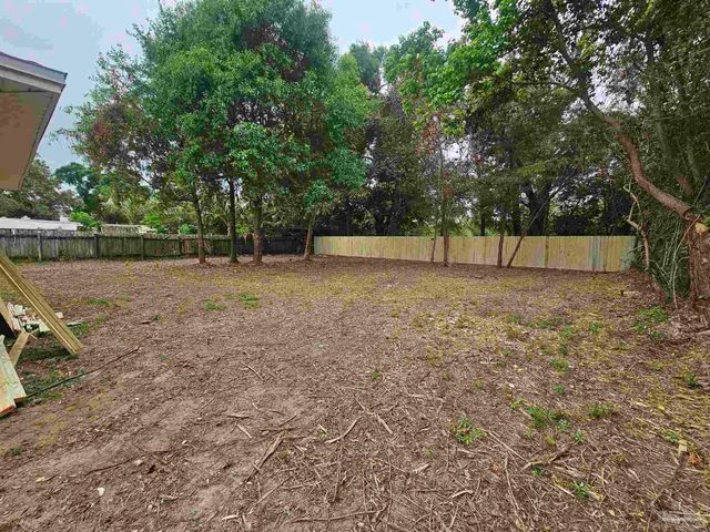 27 Feldor Dr, Pensacola, FL 32506