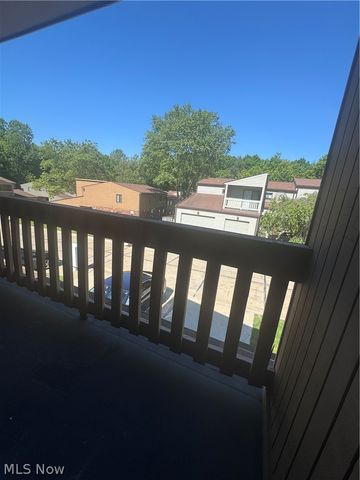 131 Kimrose Lane, Broadview Heights, OH 44147