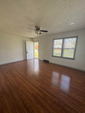 1832 N Minneapolis St, Wichita, KS 67214