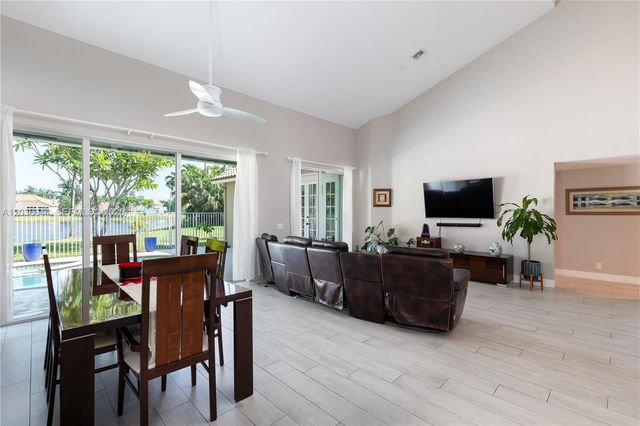 1171 Laguna Springs Dr, Weston, FL 33326