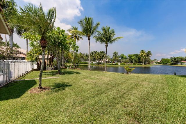 1171 Laguna Springs Dr, Weston, FL 33326