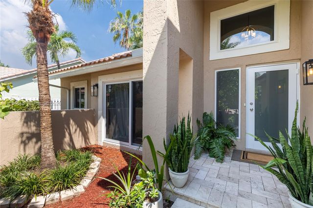 1171 Laguna Springs Dr, Weston, FL 33326