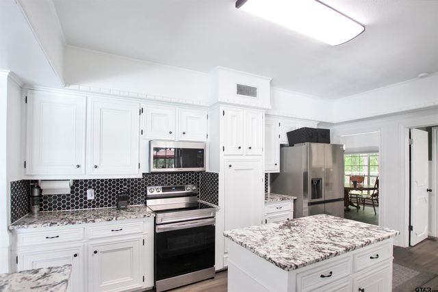 19413 US Hwy 79 E, Jacksonville, TX 75766