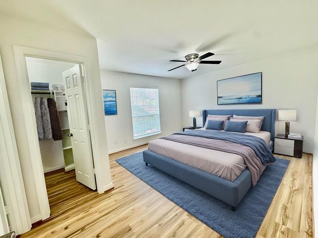 1880 White Oak Drive 107, Houston, TX 77009