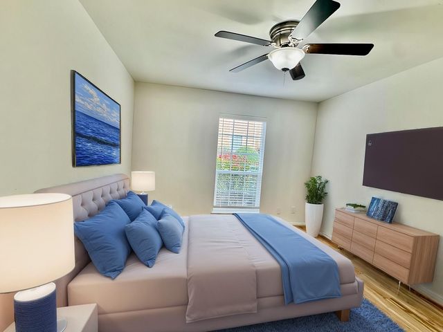 1880 White Oak Drive 107, Houston, TX 77009