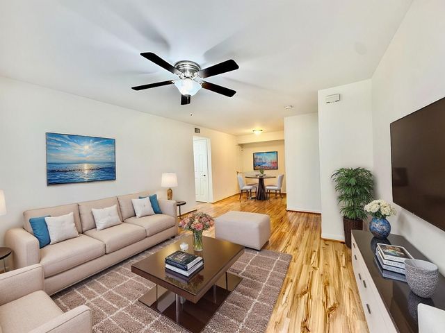 1880 White Oak Drive 107, Houston, TX 77009