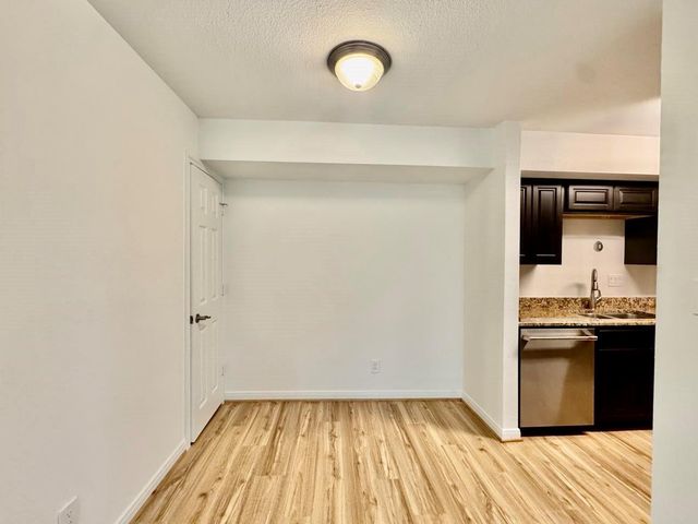 1880 White Oak Drive 107, Houston, TX 77009