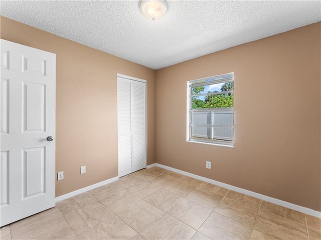 304 8th Avenue SW, Vero Beach, FL 32962