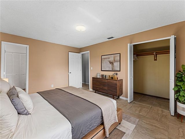 304 8th Avenue SW, Vero Beach, FL 32962