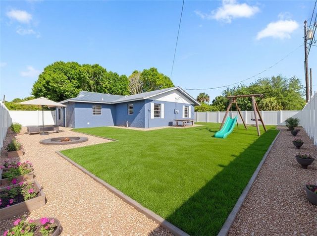 304 8th Avenue SW, Vero Beach, FL 32962