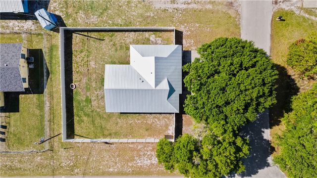 304 8th Avenue SW, Vero Beach, FL 32962