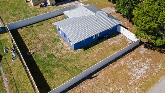 304 8th Avenue SW, Vero Beach, FL 32962