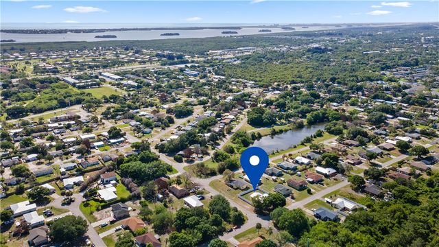 304 8th Avenue SW, Vero Beach, FL 32962