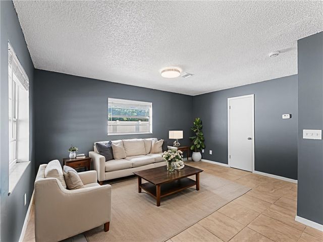 304 8th Avenue SW, Vero Beach, FL 32962