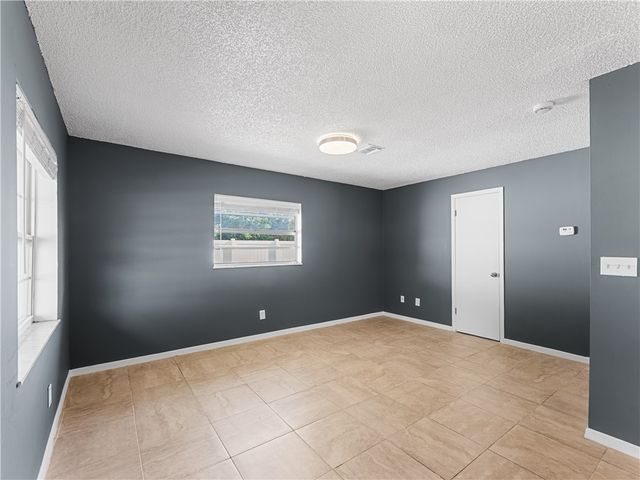 304 8th Avenue SW, Vero Beach, FL 32962