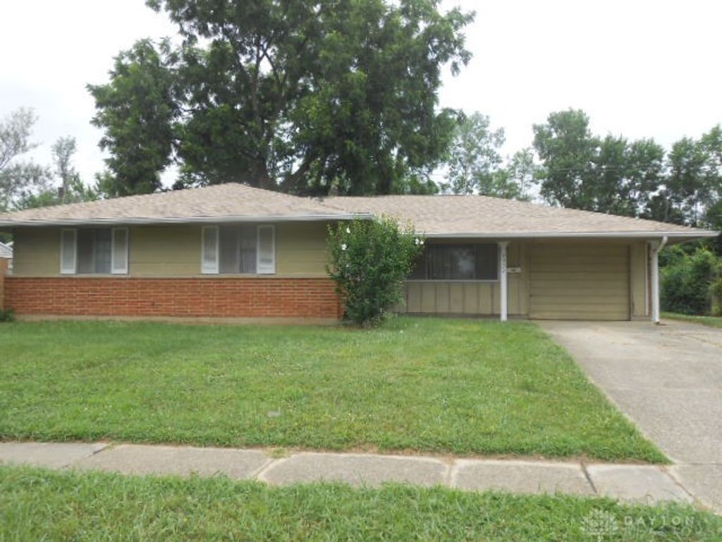 7999 Blackshear Drive, Dayton, OH 45424