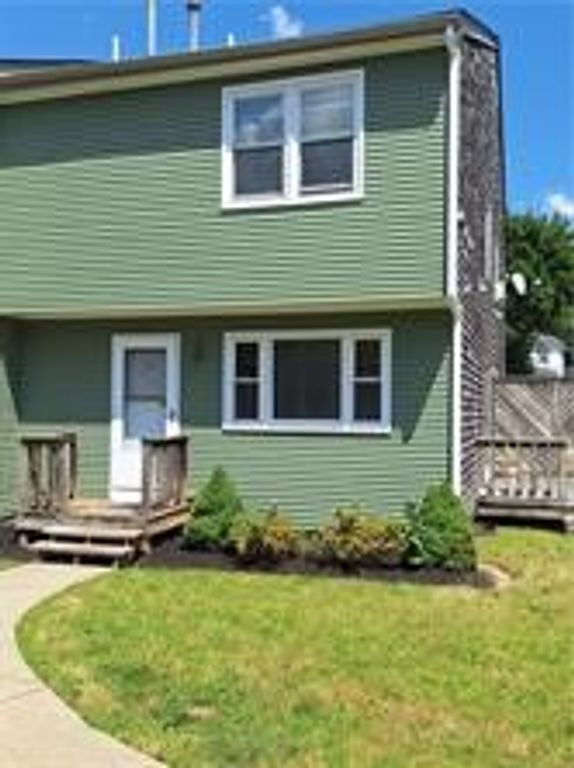34 Manchester Street C, West Warwick, RI 02893