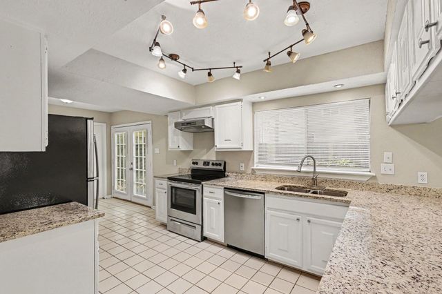 62 W Timberspire Court, Spring, TX 77380