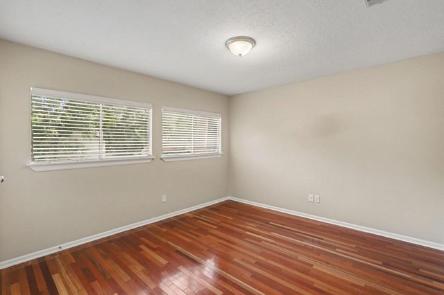 62 W Timberspire Court, Spring, TX 77380