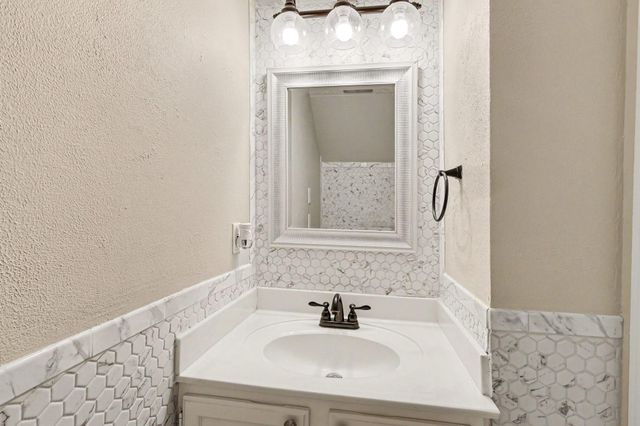 62 W Timberspire Court, Spring, TX 77380