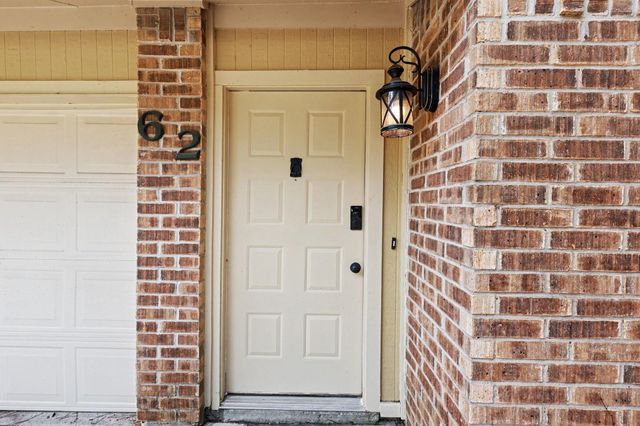 62 W Timberspire Court, Spring, TX 77380